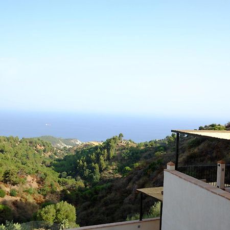 Aguni Agriturismo E Locanda Palizzi Exterior foto